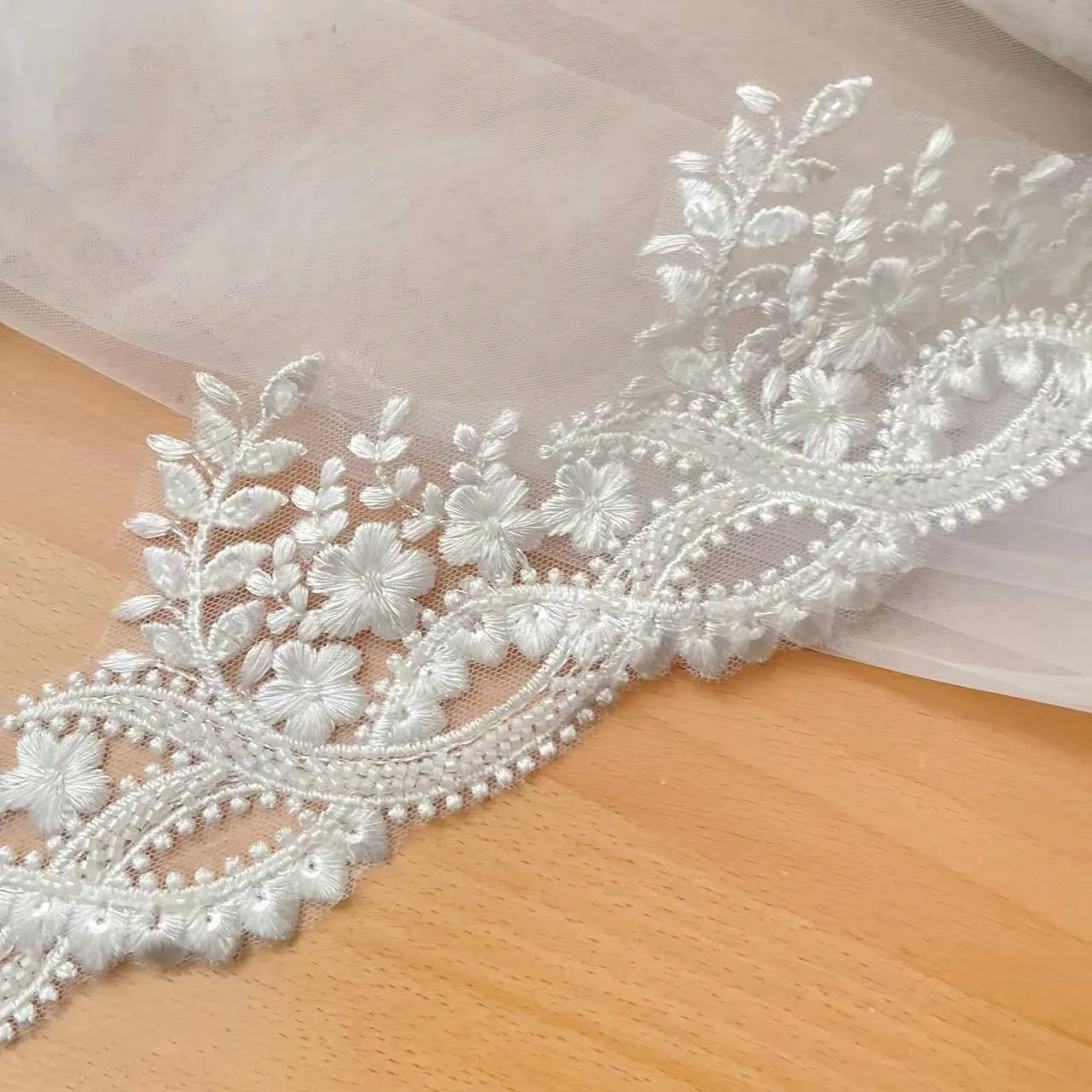 Guarnição de renda frisada de  - Beaded Trim Fringe avaliação e preço